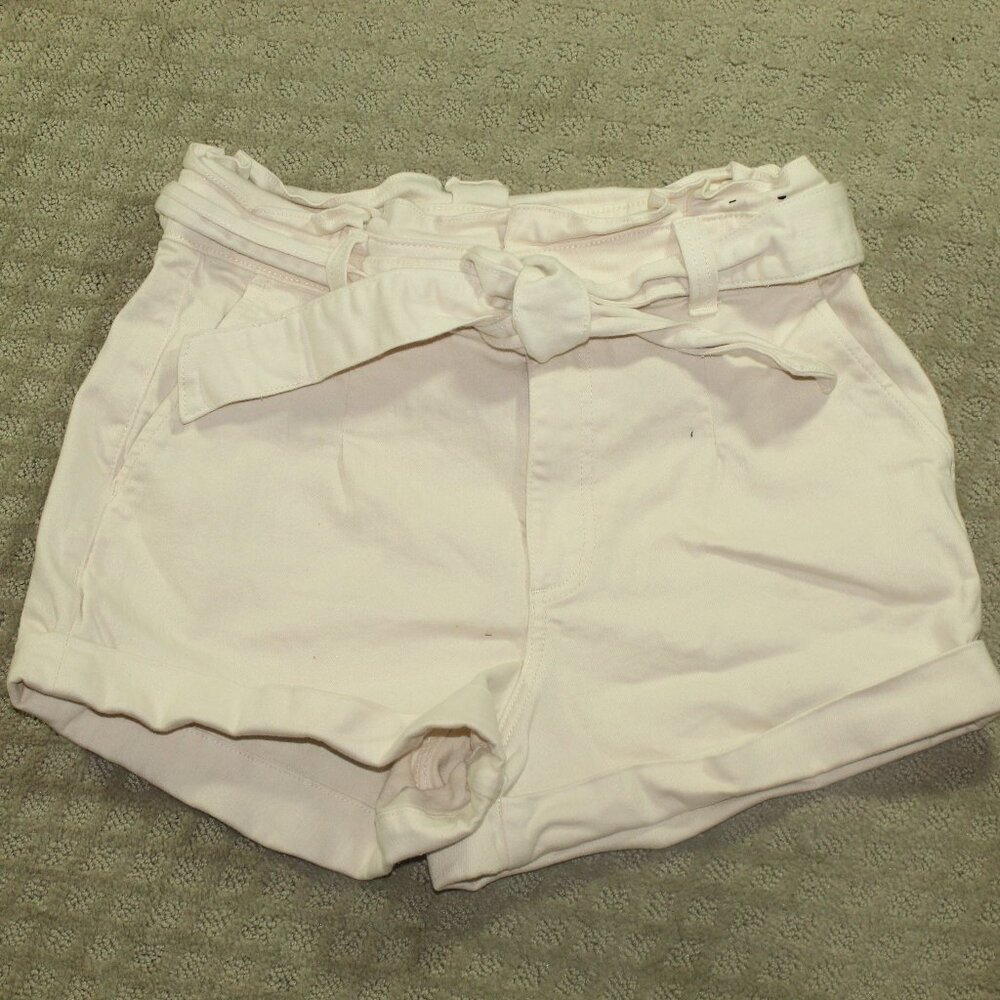 Express Shortie Super High Rise Ruffle Waist Women's 10 Ivory Denim Shorts